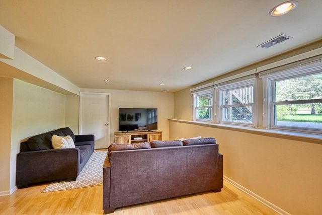 100 Melody Circle, Verona, WI 53593