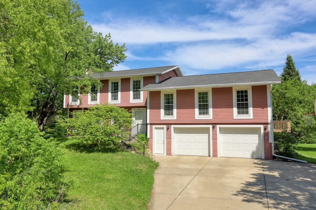 100 Melody Circle, Verona, WI 53593