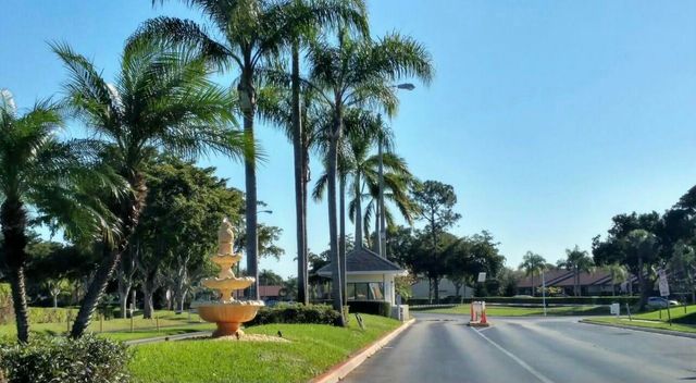 1007 Green Pine Boulevard D2, West Palm Beach, FL 33409