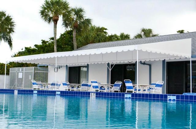 1007 Green Pine Boulevard D2, West Palm Beach, FL 33409