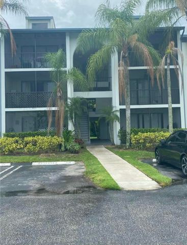 1007 Green Pine Boulevard D2, West Palm Beach, FL 33409