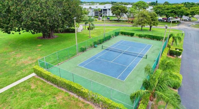 1007 Green Pine Boulevard D2, West Palm Beach, FL 33409