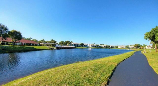 1007 Green Pine Boulevard D2, West Palm Beach, FL 33409