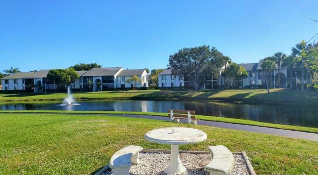 1007 Green Pine Boulevard D2, West Palm Beach, FL 33409