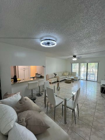 1007 Green Pine Boulevard D2, West Palm Beach, FL 33409