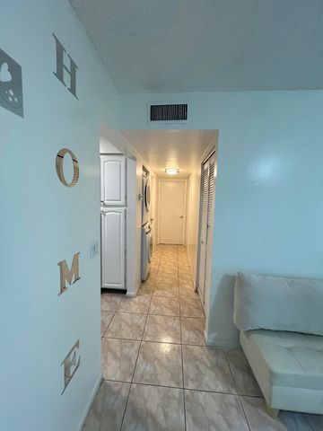 1007 Green Pine Boulevard D2, West Palm Beach, FL 33409