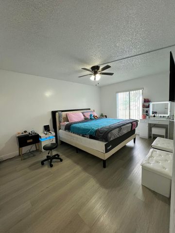 1007 Green Pine Boulevard D2, West Palm Beach, FL 33409