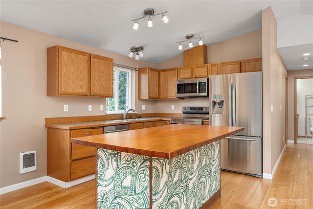 31509 61st Avenue S, Roy, WA 98580
