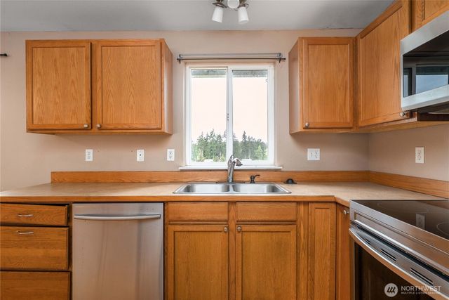 31509 61st Avenue S, Roy, WA 98580