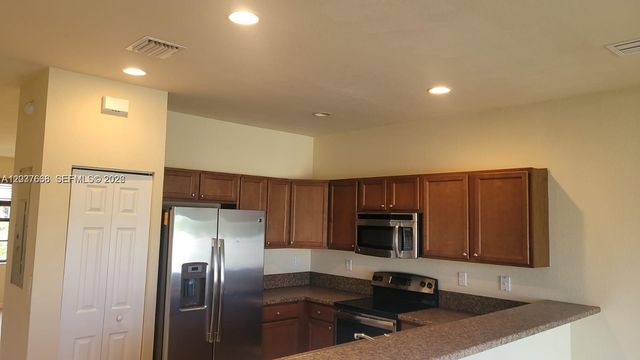3537 W 89th Pl NA, Hialeah, FL 33018