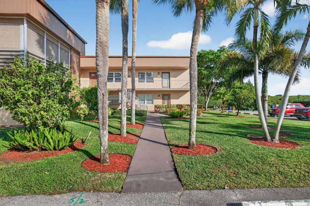 Image 1 of property listing at 642 Burgundy N, Delray Beach, FL 33484
