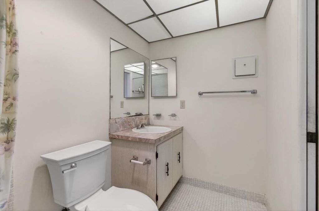 Image 17 of property listing at 642 Burgundy N, Delray Beach, FL 33484