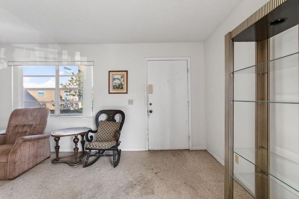 Image 3 of property listing at 642 Burgundy N, Delray Beach, FL 33484