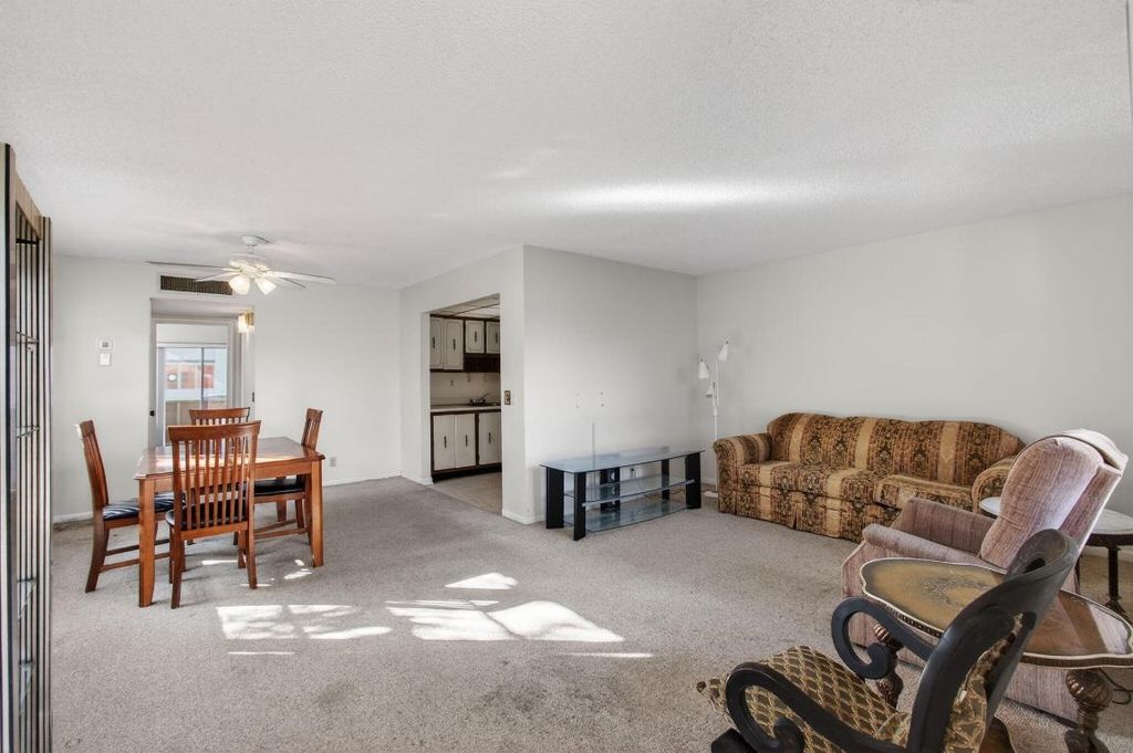 Image 4 of property listing at 642 Burgundy N, Delray Beach, FL 33484