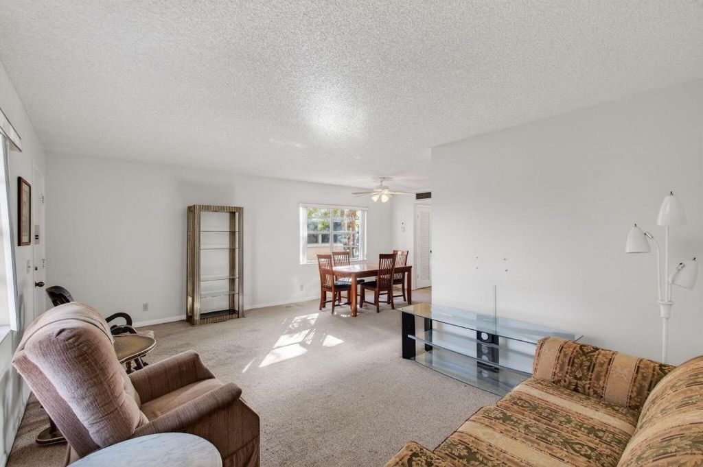 Image 6 of property listing at 642 Burgundy N, Delray Beach, FL 33484