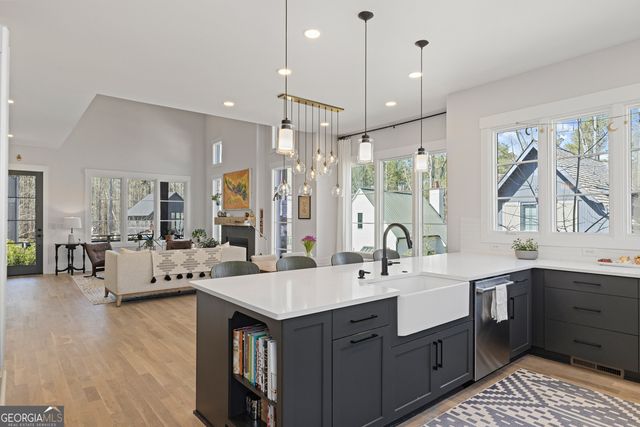 304 Mado Lane, Chattahoochee Hills, GA 30268