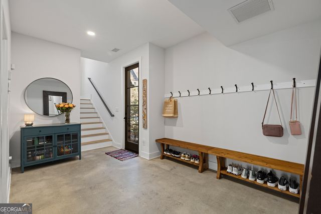 304 Mado Lane, Chattahoochee Hills, GA 30268