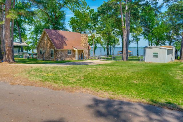 4479 Sunrise Dr., Chandler, TX 75758