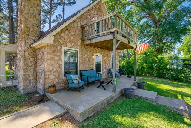 4479 Sunrise Dr., Chandler, TX 75758