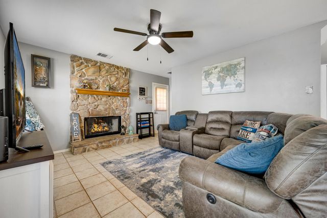 4479 Sunrise Dr., Chandler, TX 75758