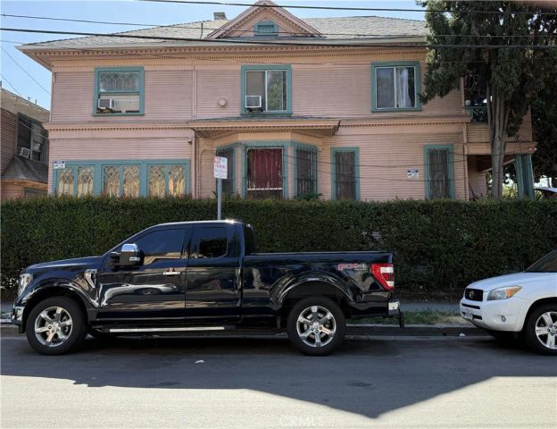 1867 W 11th, Los Angeles, CA 90006