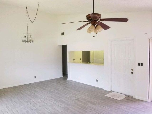 503 Springdale Circle 50c, Palm Springs, FL 33461