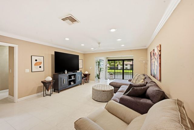 21757 Arriba Real D, Boca Raton, FL 33433