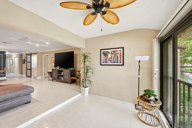 21757 Arriba Real D, Boca Raton, FL 33433