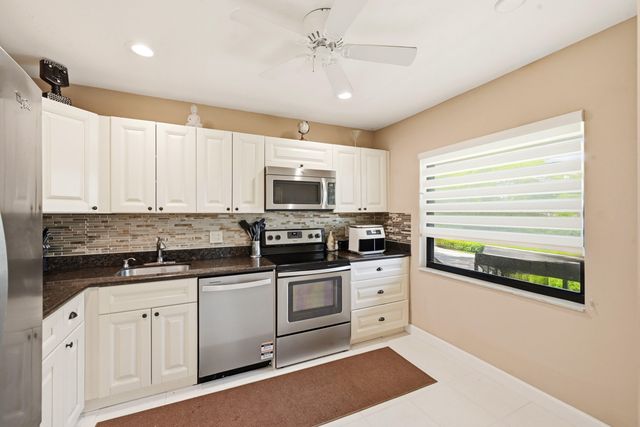 21757 Arriba Real D, Boca Raton, FL 33433
