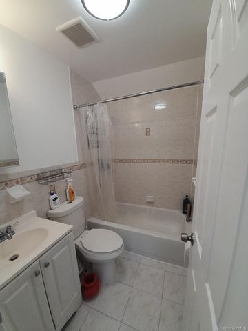 176-34 133rd Avenue 2nd flr, Jamaica, NY 11434