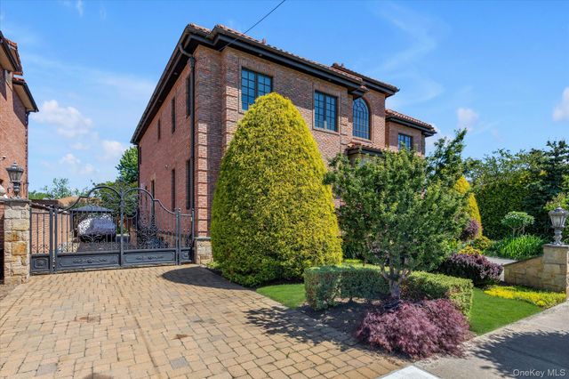 138-15 13th Avenue, Malba, NY 11357