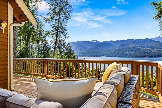 19736 NW Stavis Bay Road, Seabeck, WA 98380