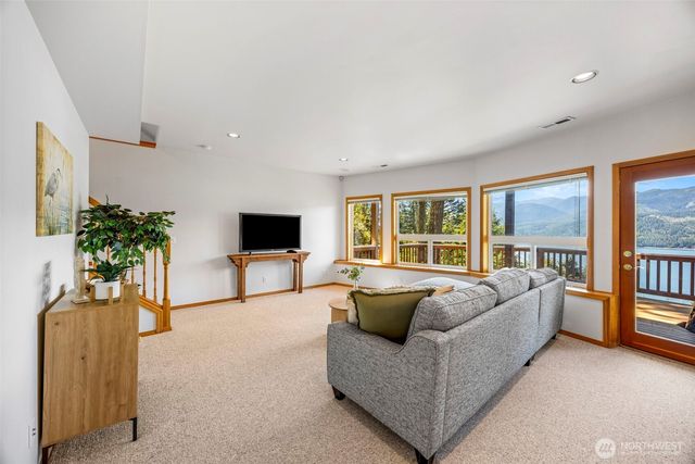 19736 NW Stavis Bay Road, Seabeck, WA 98380