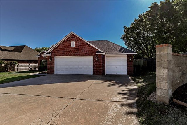 21574 Lake Shadows Drive, Edmond, OK 73012