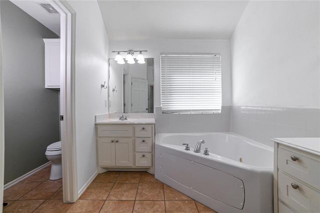 21574 Lake Shadows Drive, Edmond, OK 73012