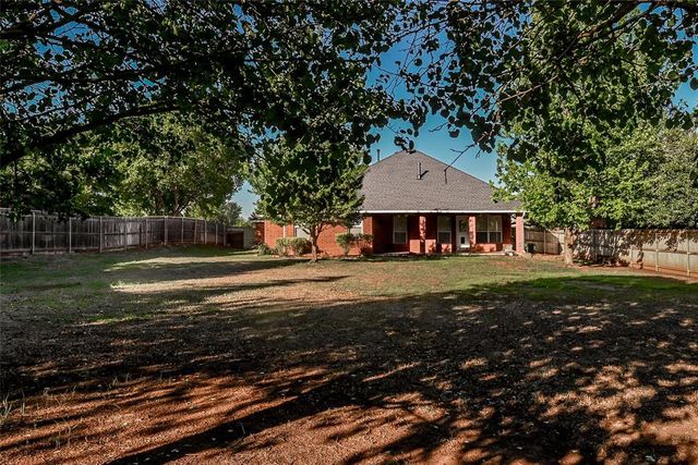 21574 Lake Shadows Drive, Edmond, OK 73012