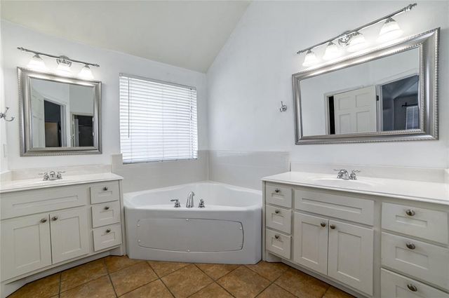 21574 Lake Shadows Drive, Edmond, OK 73012