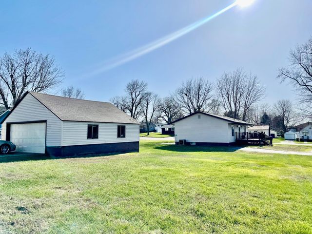 301 E 1st Street, Adrian, MN 56110