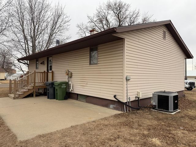 301 E 1st Street, Adrian, MN 56110