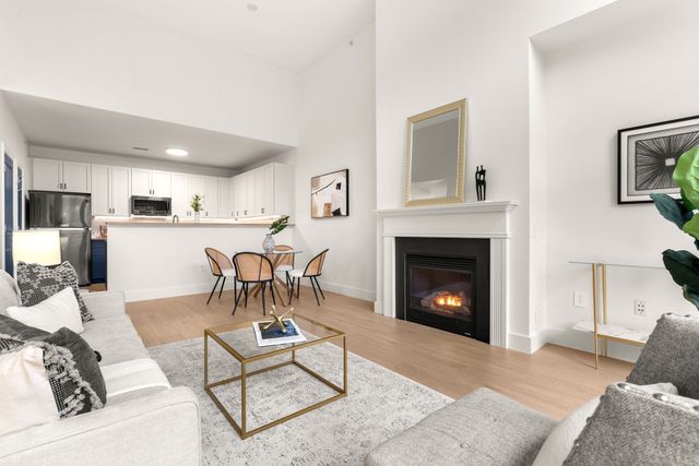3 Harvest Dr 305, North Andover, MA 01876
