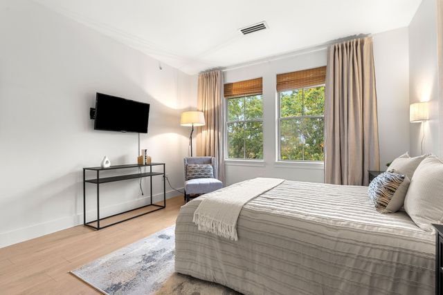 3 Harvest Dr 305, North Andover, MA 01876