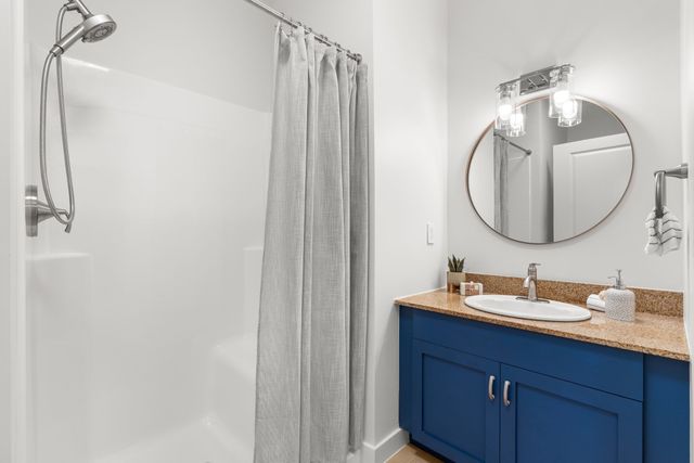 3 Harvest Dr 305, North Andover, MA 01876