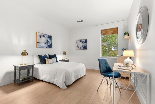 3 Harvest Dr 305, North Andover, MA 01876