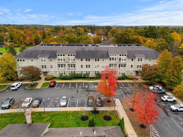 3 Harvest Dr 305, North Andover, MA 01876