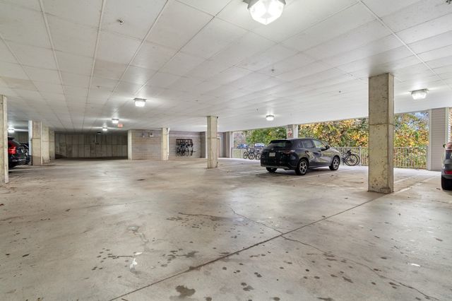 3 Harvest Dr 305, North Andover, MA 01876