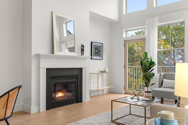 3 Harvest Dr 305, North Andover, MA 01876