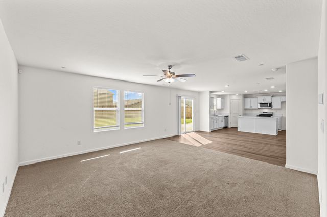 1109 E Elkhorn Avenue, Visalia, CA 93292