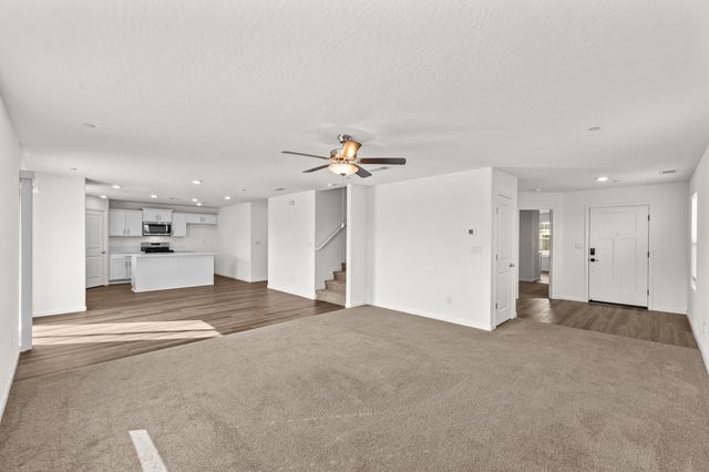 1109 E Elkhorn Avenue, Visalia, CA 93292