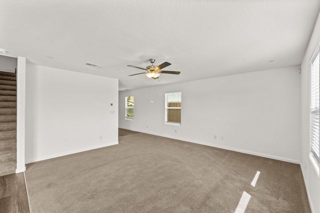 1109 E Elkhorn Avenue, Visalia, CA 93292