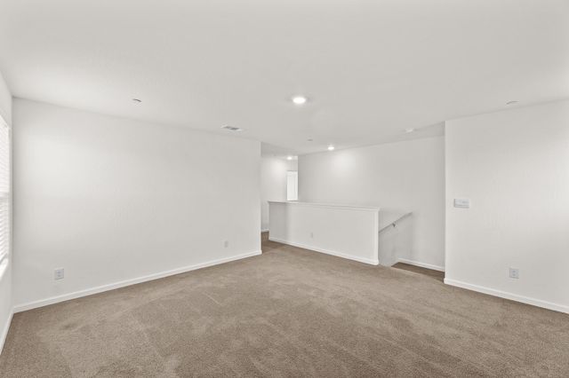 1109 E Elkhorn Avenue, Visalia, CA 93292